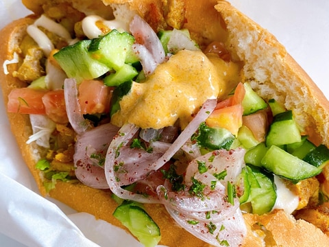 具沢山チキンシャワルマサンド